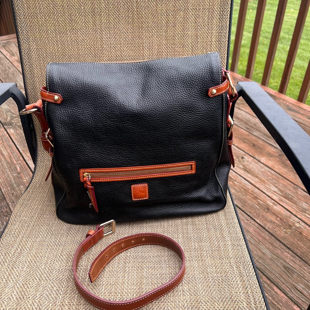 Dooney & Bourke Zip Sac BLACK & BROWN Pebbled Leather - Picture 2 of 4